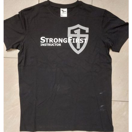 StrongFirst Instruktor Póló 2020 Fekete
