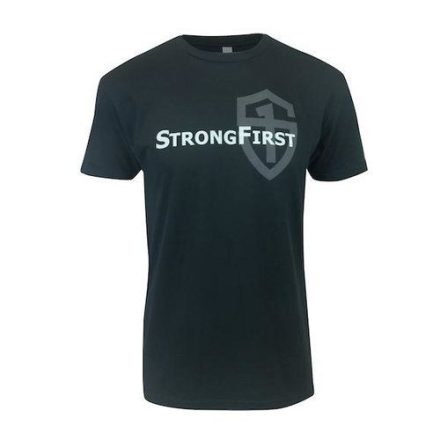 StrongFirst Pajzsos Póló